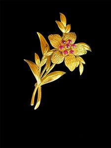 9ct Ruby Flower Brooch